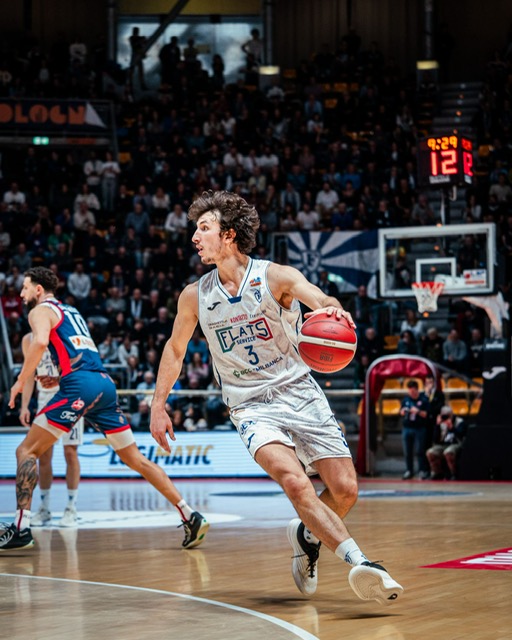 Che carattere, che cuore questa Fortitudo! Forlì superata 81-72 al PalaDozza